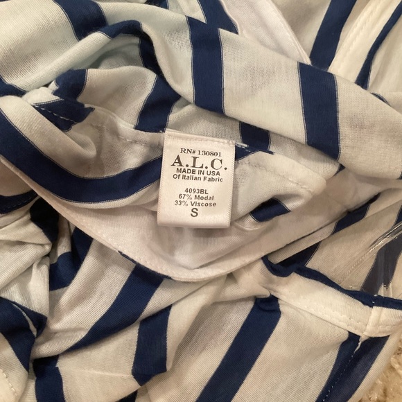ALC Womens Short Sleeve Scoop Neck Blue/White Striped Cropped T Shirt  Size S - Picture 4 of 4